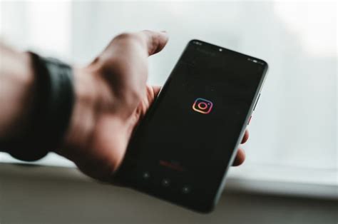 Cara Membuat Swipe Up di Instagram Tanpa 10 Ribu Pengikut